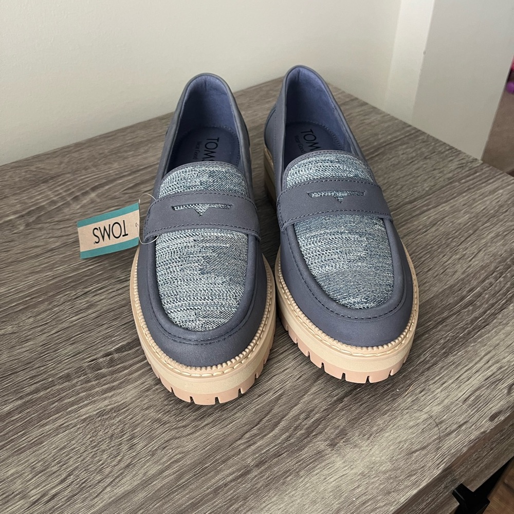 Brand new Toms Cara Loafer